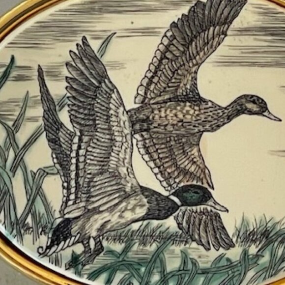 BARLOW Vintage Flying Mallard Scrimshaw Style Brooch Pin - Picture 10 of 13